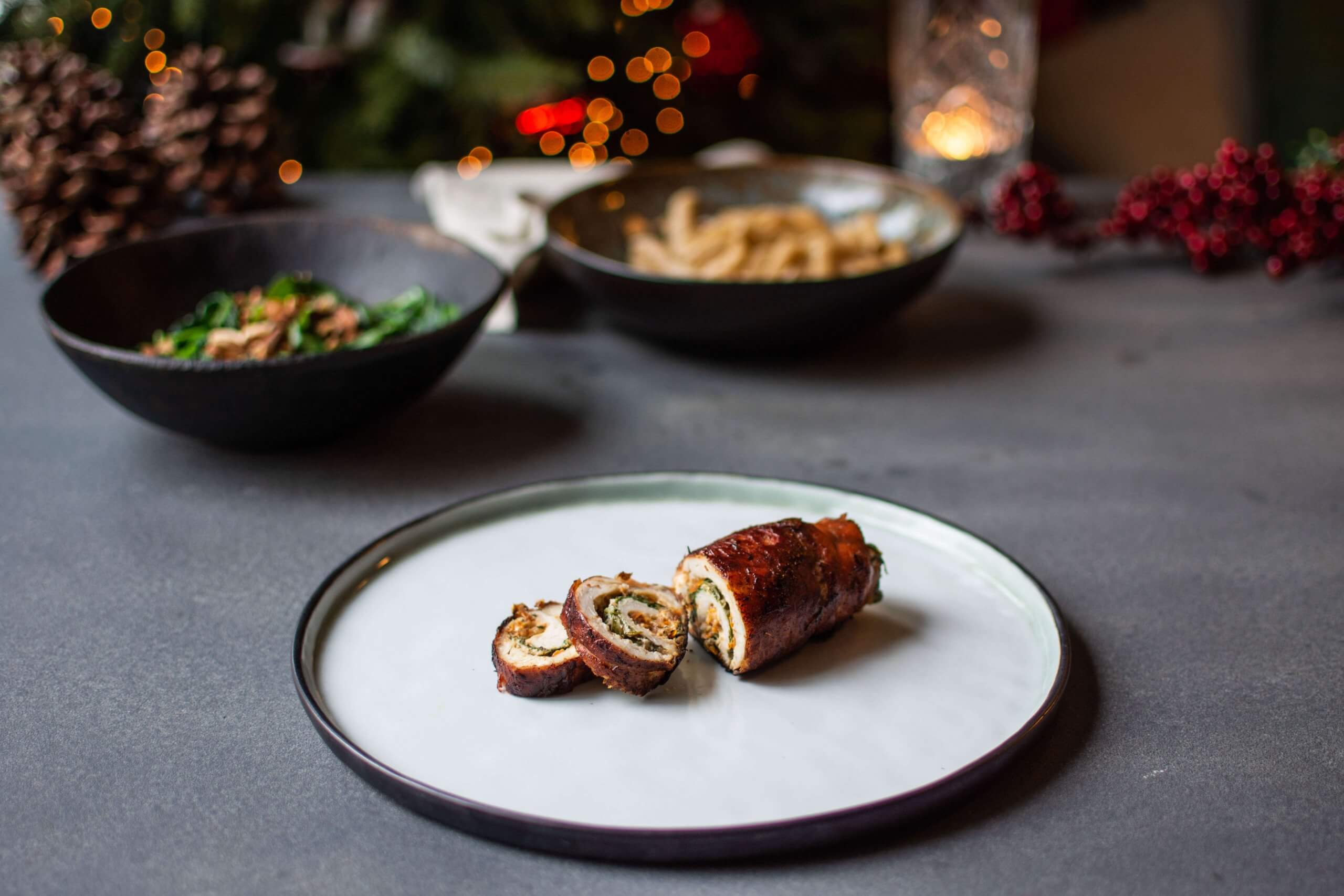 Involtini (rolletjes) van kipfilet met zongedroogde tomaat en knoflookspinazie