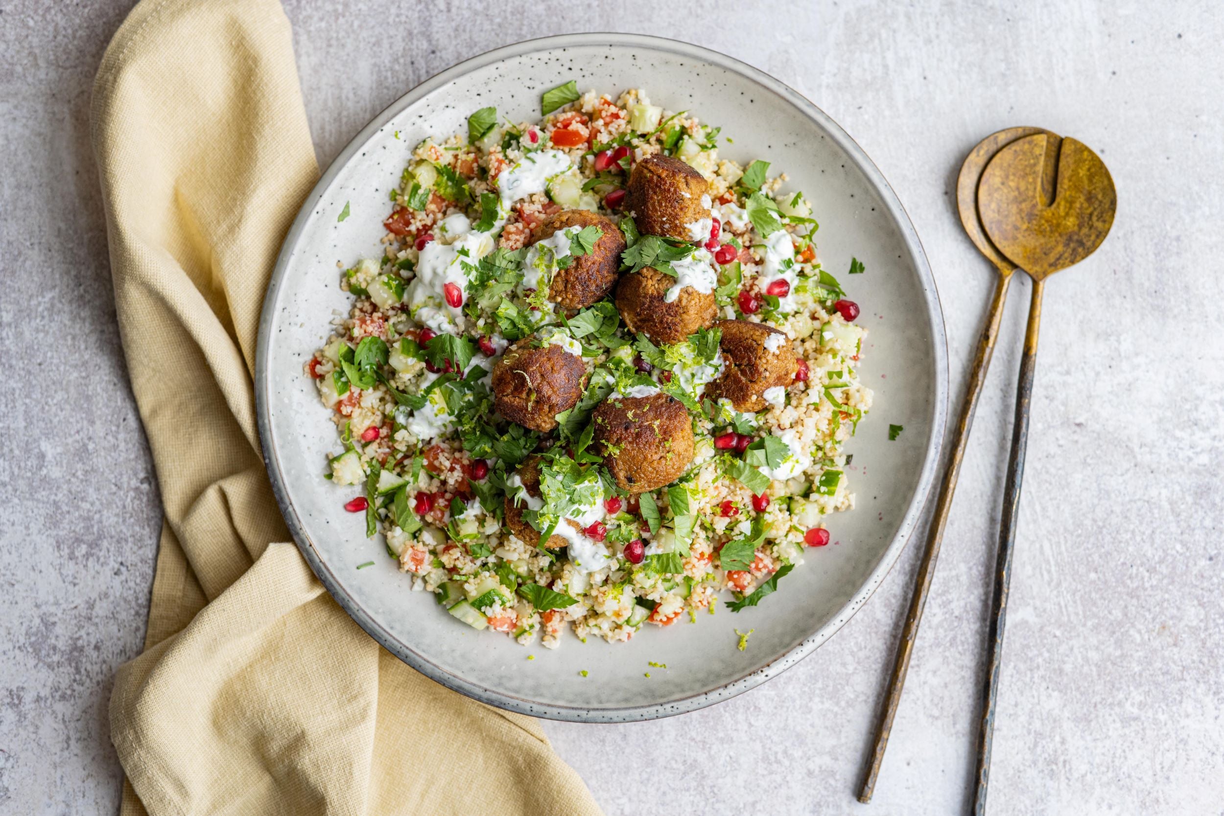 Groente-couscous met vegetarische gehaktballetjes