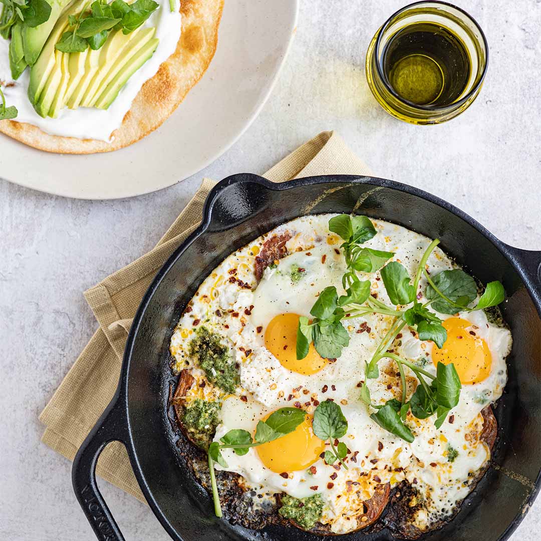 Feta-eieren met boerenkoolpesto