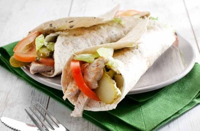 Wrap met roomkaas en kalkoenfilet