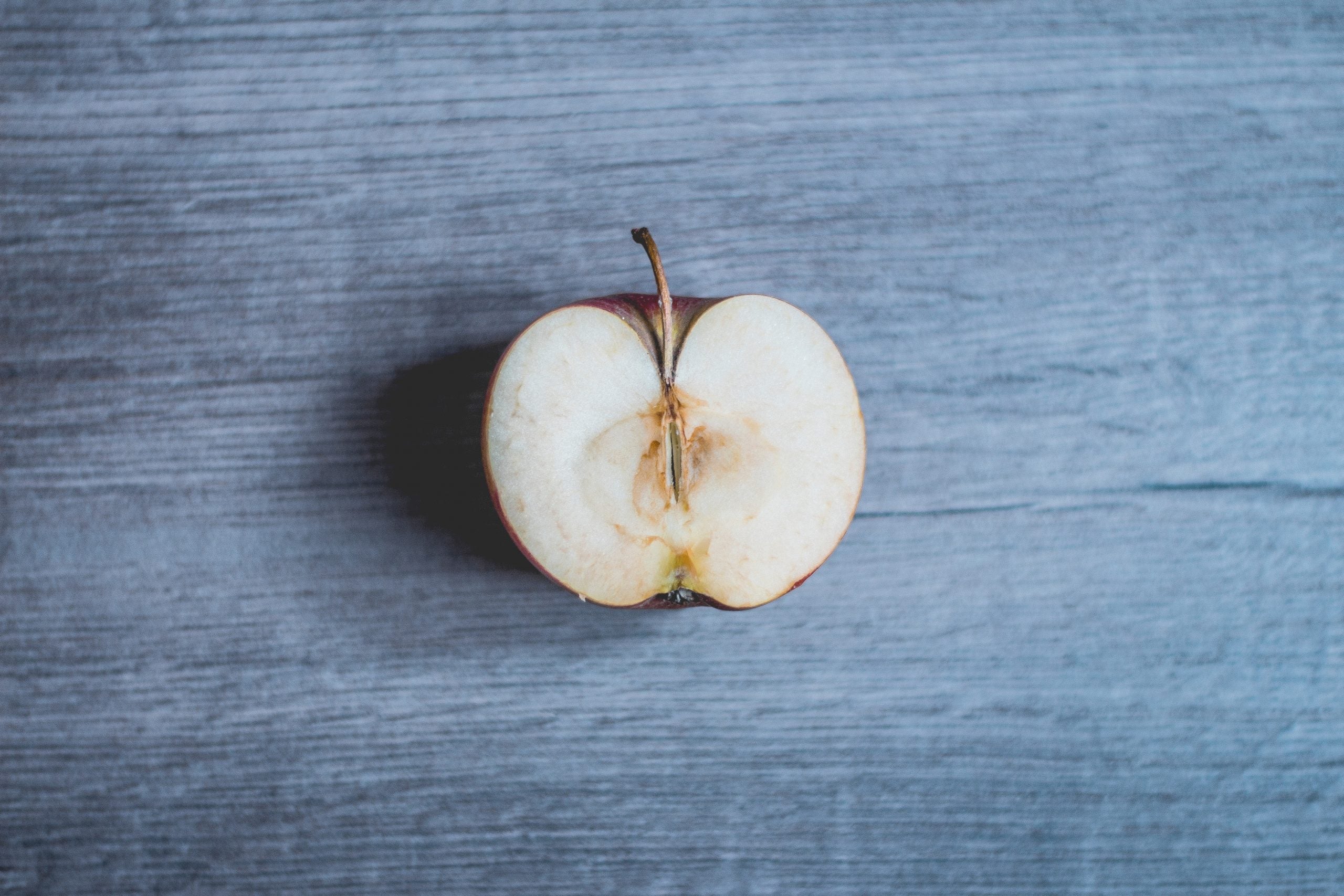 Handig tijdens appeldag: dé manier om appels te snijden en mee te nemen