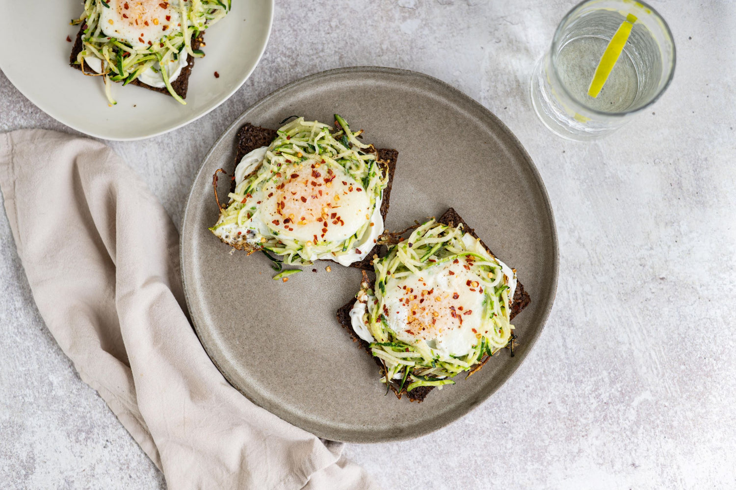 Roggebrood met groentenestjes