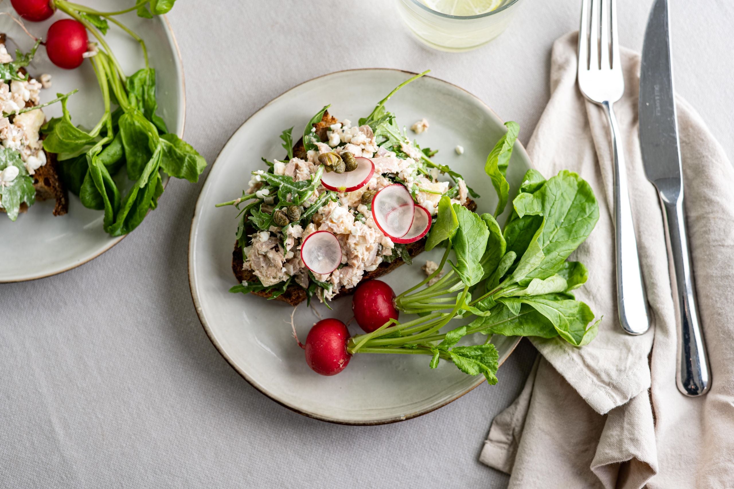 Toast met magere tonijnsalade