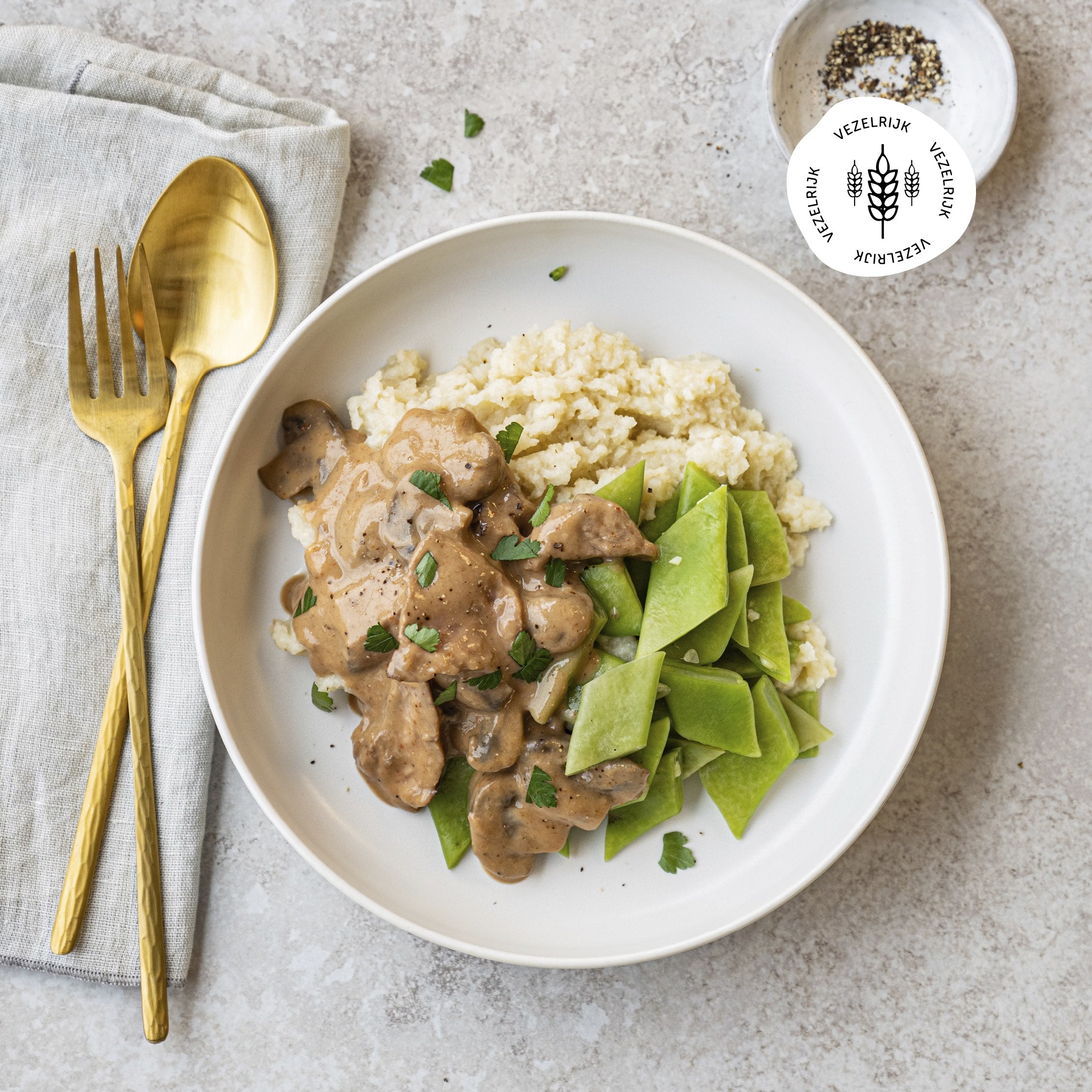 Beef stroganoff met knolselderijpuree en snijbonen